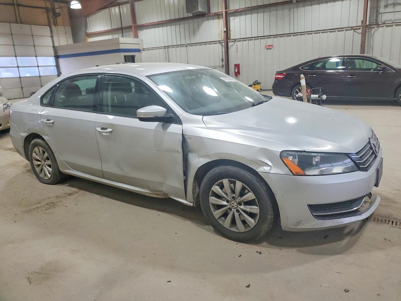 2015 VOLKSWAGEN PASSAT S photo 10