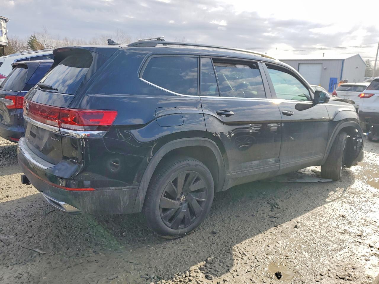 2024 VOLKSWAGEN ATLAS SE photo 3
