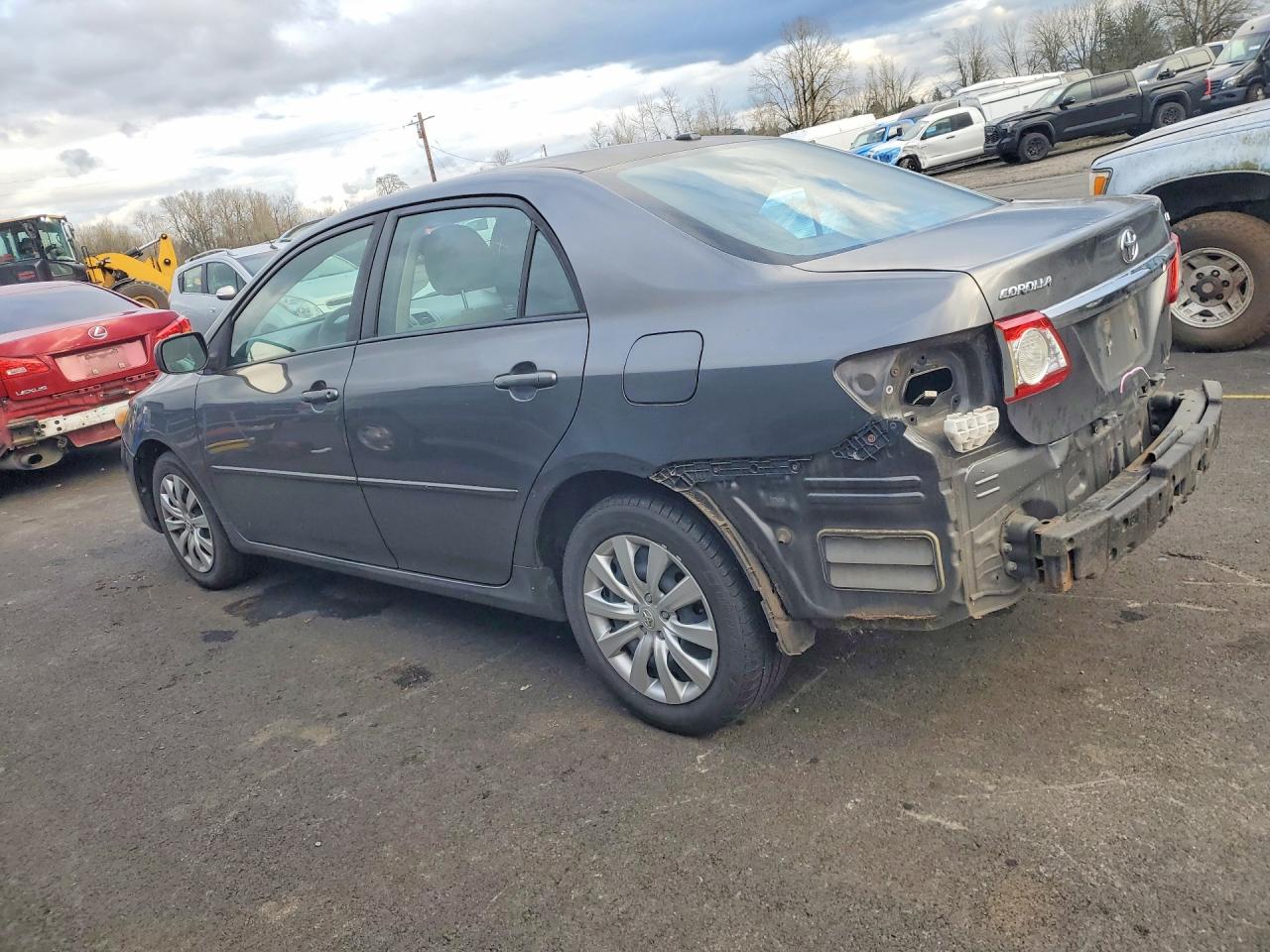 2011 TOYOTA COROLLA LE photo 3