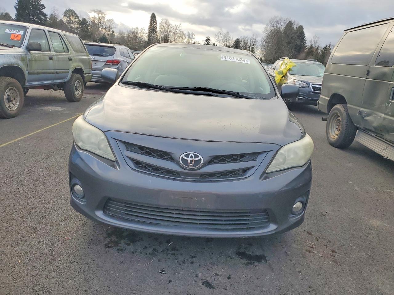 2011 TOYOTA COROLLA LE photo 9