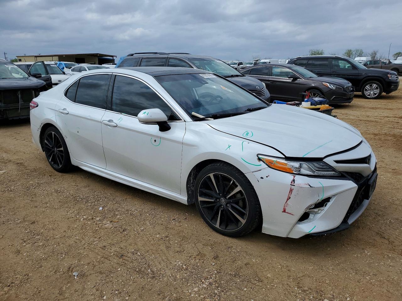2020 TOYOTA CAMRY XSE photo 4