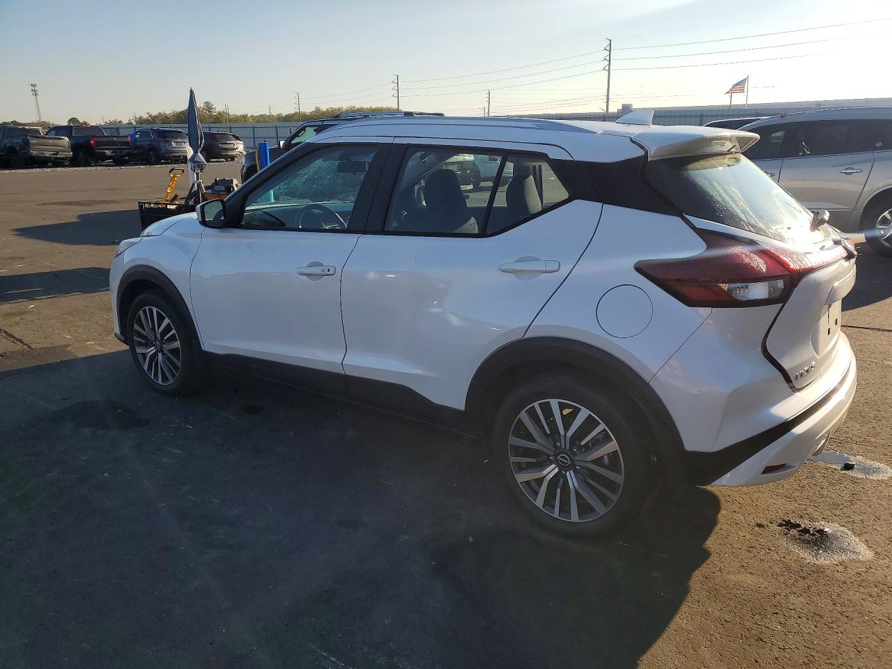 2022 NISSAN KICKS SV photo 3