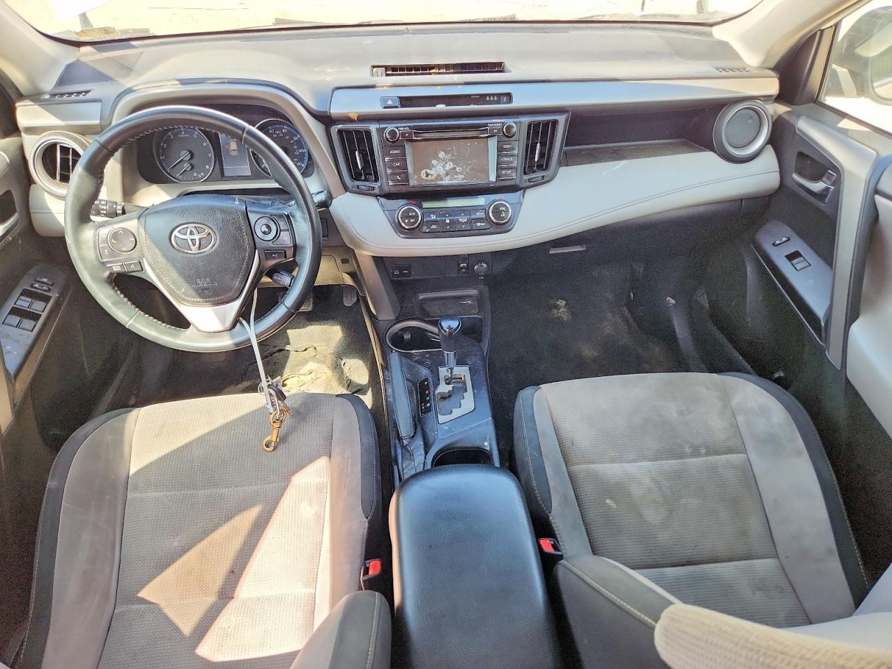 2018 TOYOTA RAV4 XLE photo 8