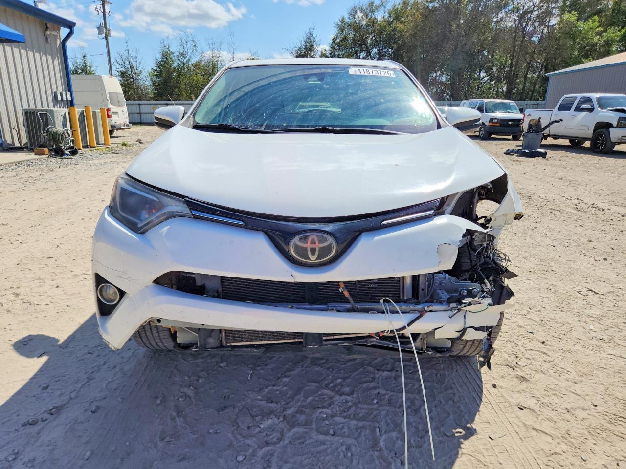 2018 TOYOTA RAV4 XLE photo 5