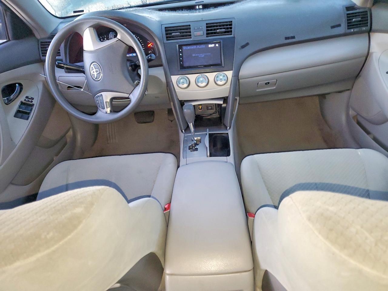 2009 TOYOTA CAMRY LE photo 8