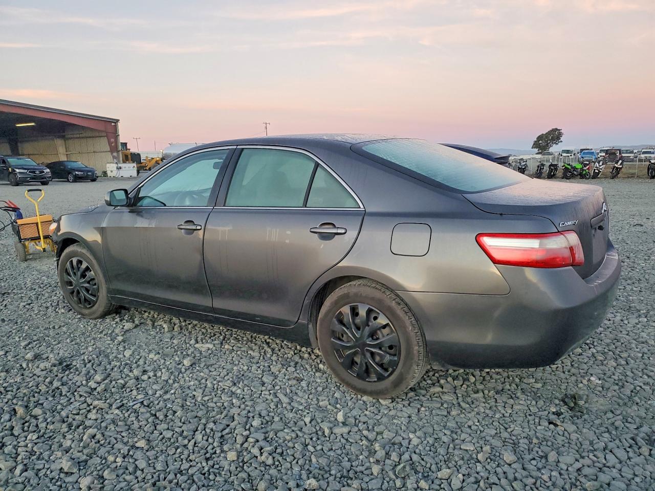 2009 TOYOTA CAMRY LE photo 2