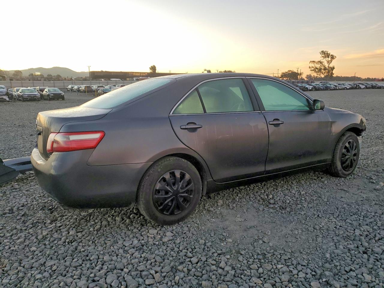 2009 TOYOTA CAMRY LE photo 3