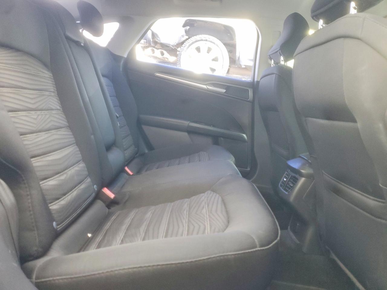 2016 FORD FUSION SE photo 10