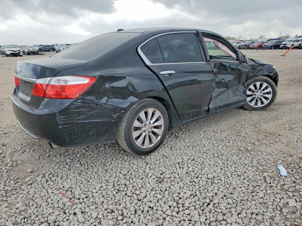 2015 HONDA ACCORD photo 3