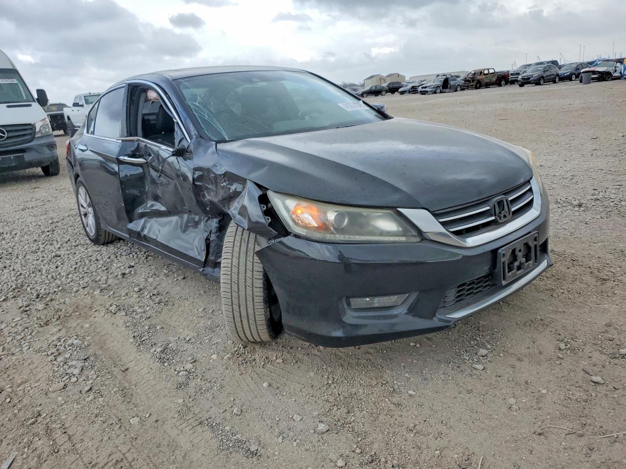 2015 HONDA ACCORD photo 4