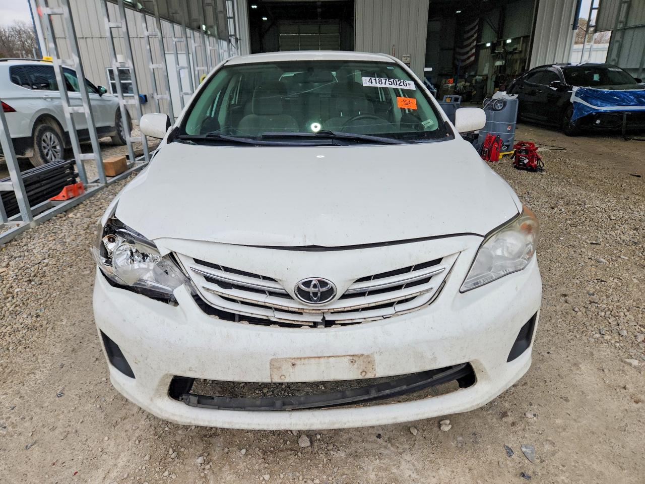 2013 TOYOTA COROLLA LE photo 9