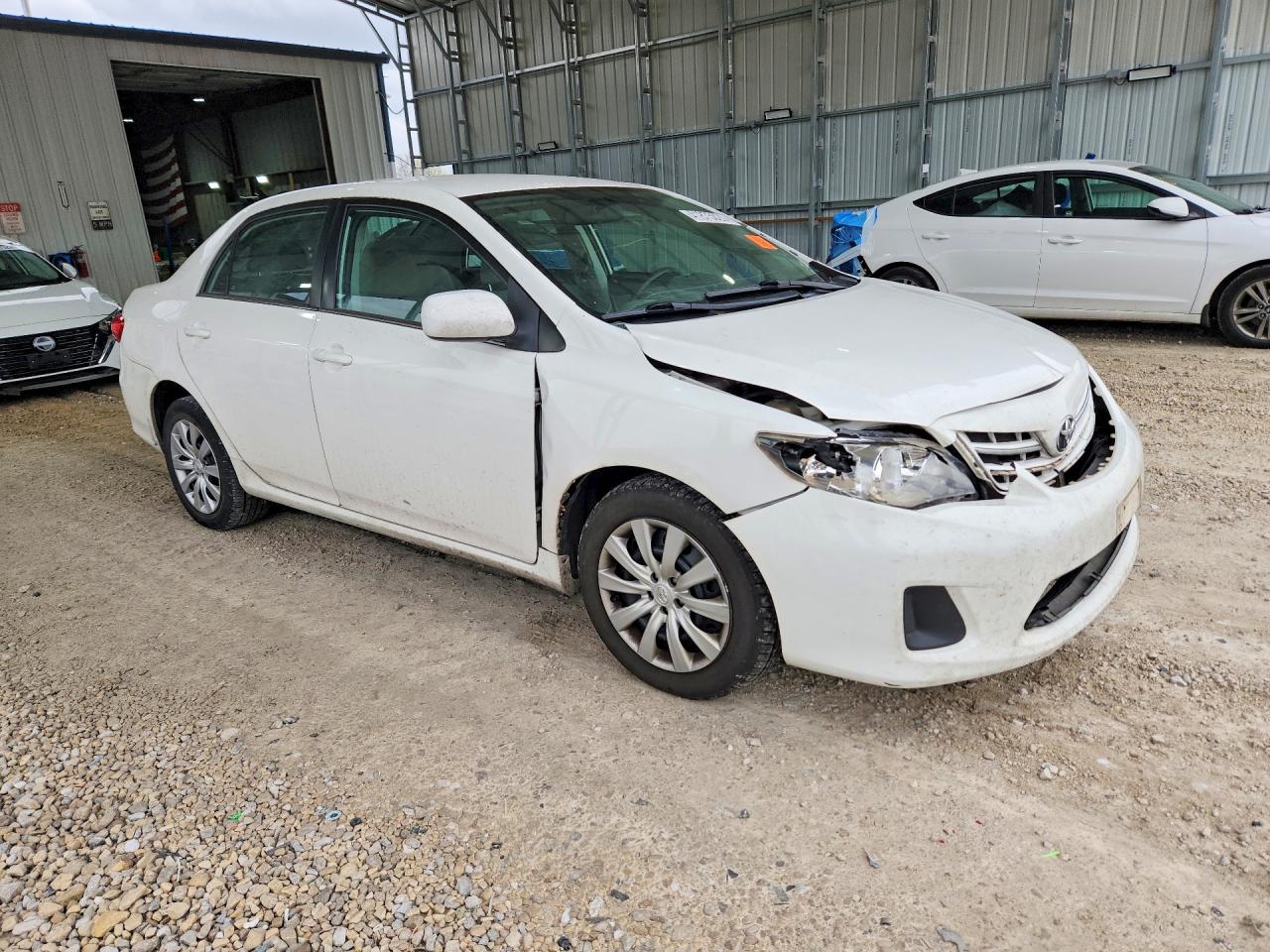 2013 TOYOTA COROLLA LE photo 7
