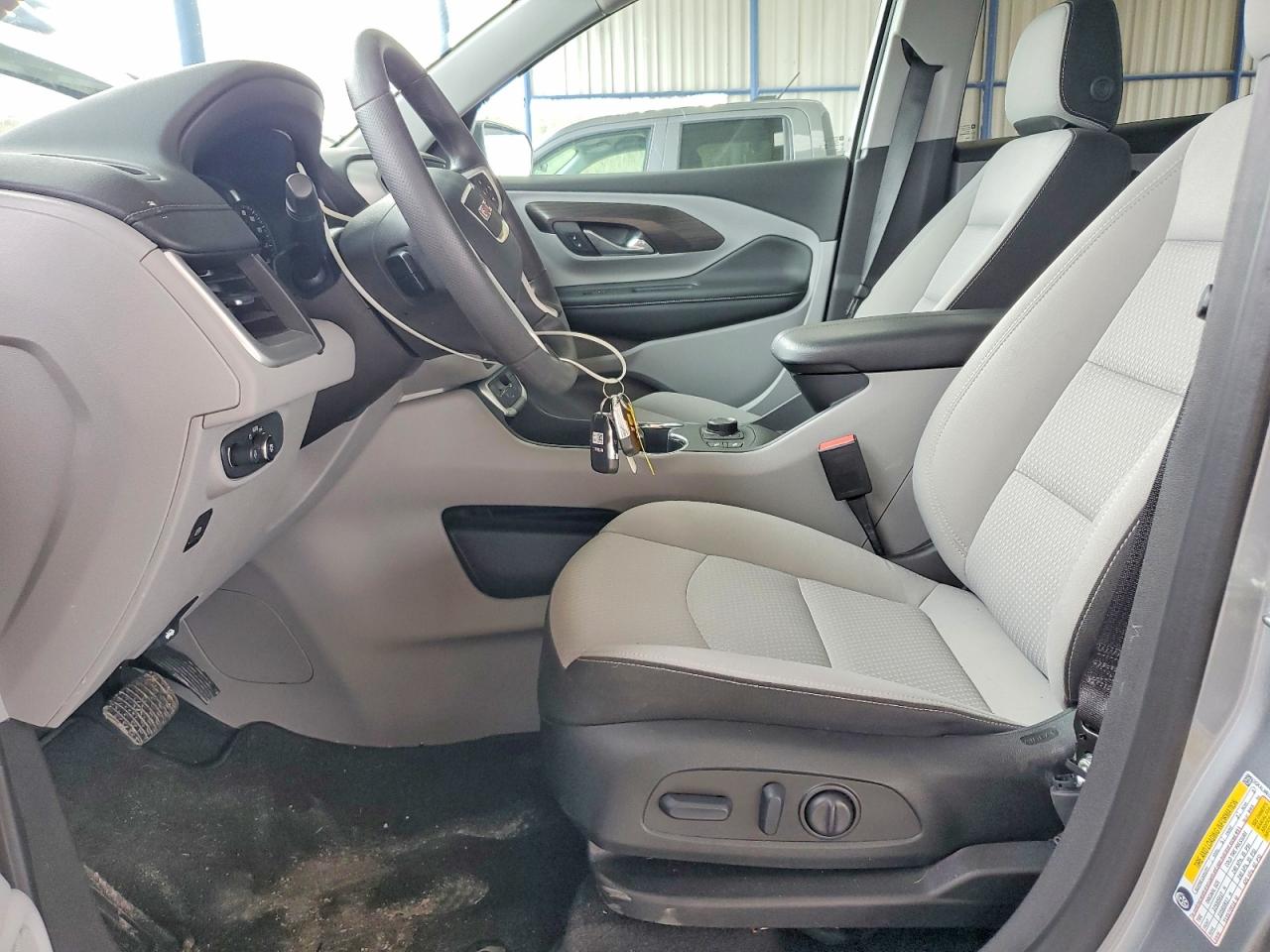 2024 GMC TERRAIN SLE photo 7