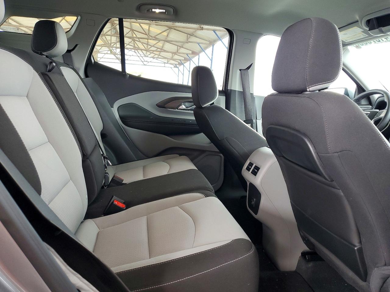 2024 GMC TERRAIN SLE photo 10