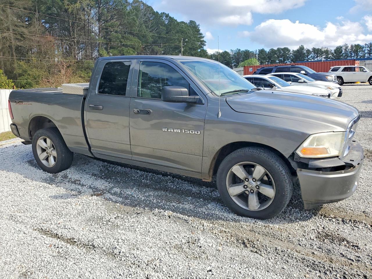 2011 DODGE RAM 1500 photo 4