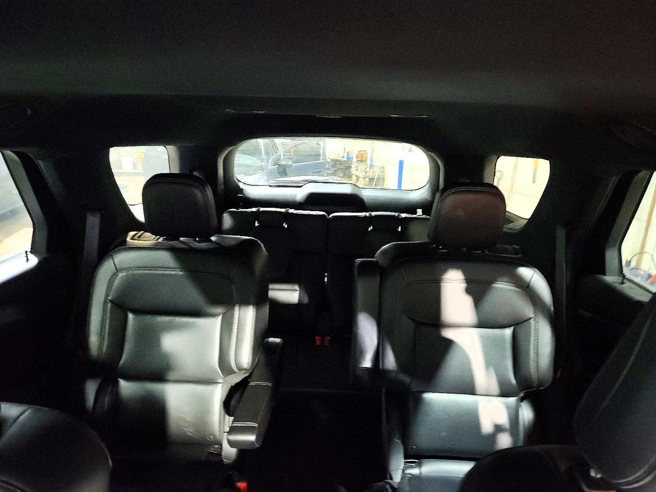 2020 FORD EXPLORER XLT photo 10