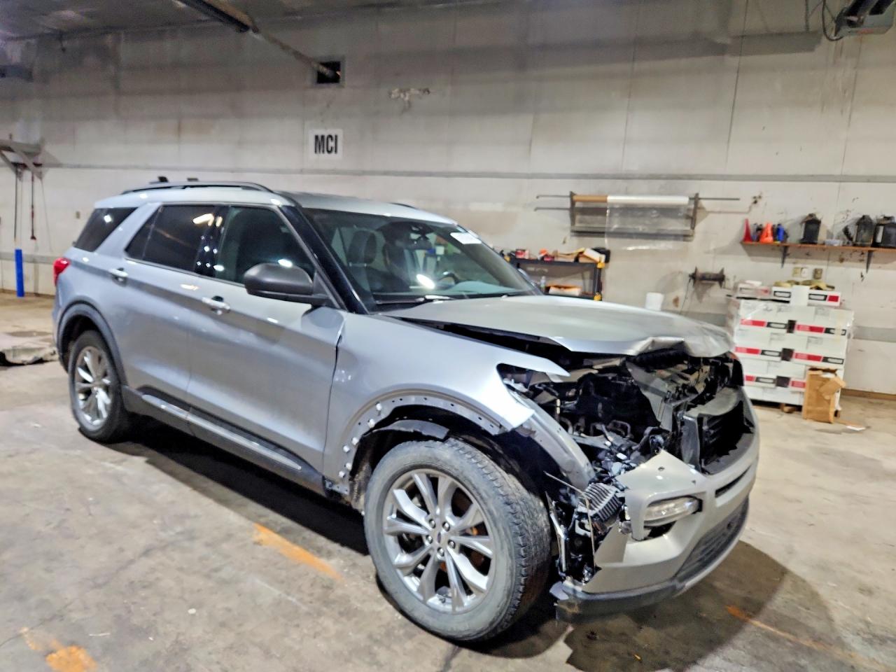 2020 FORD EXPLORER XLT photo 4