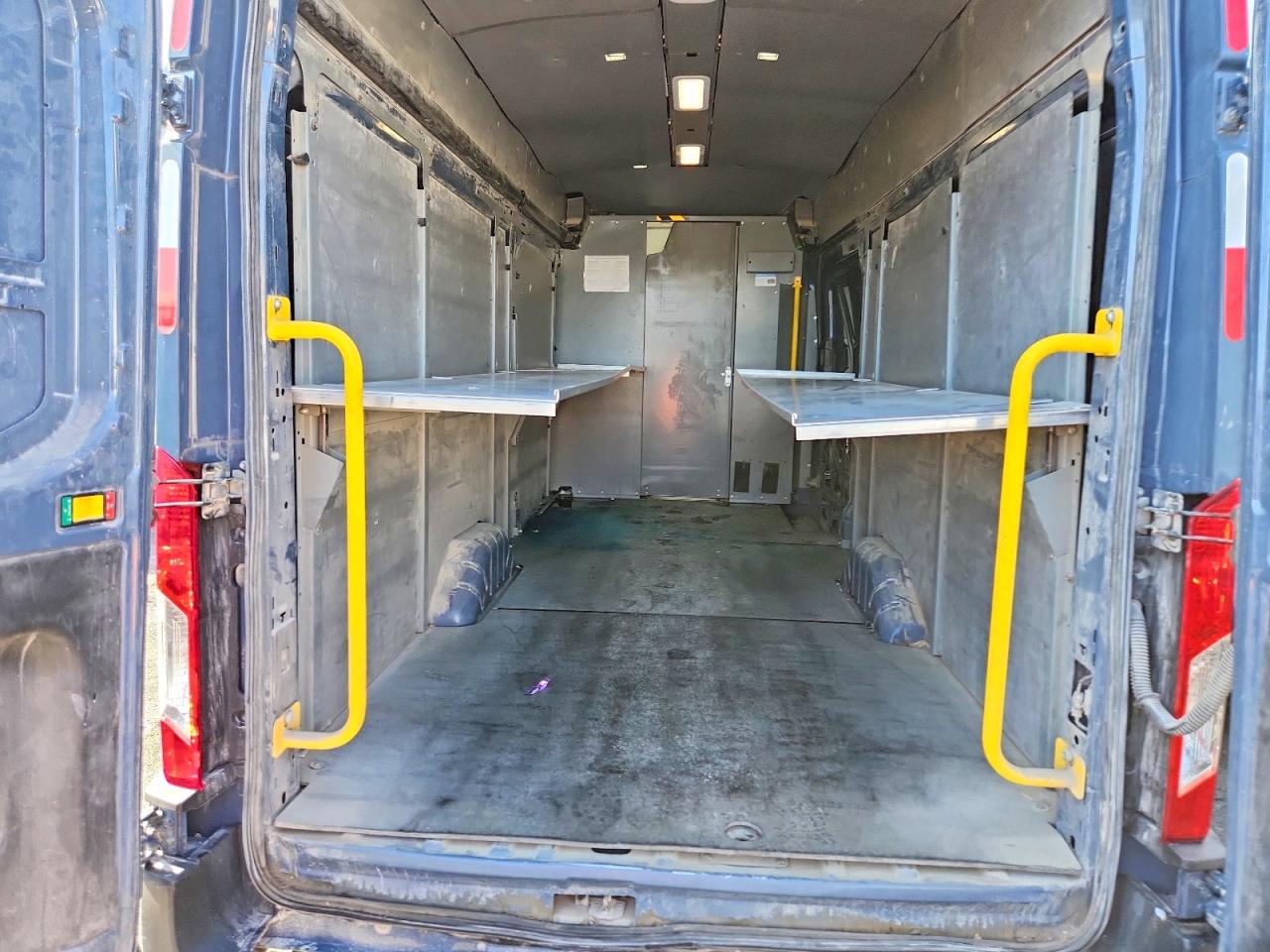 2020 FORD TRANSIT 250 EL HIGH ROOF DELIVERY VAN photo 19