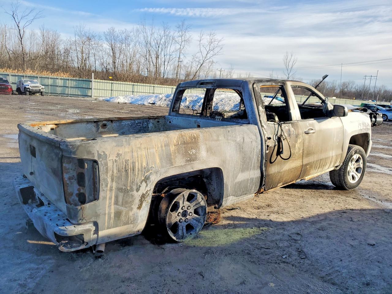 2016 CHEVROLET SILVERADO K1500 LT photo 3