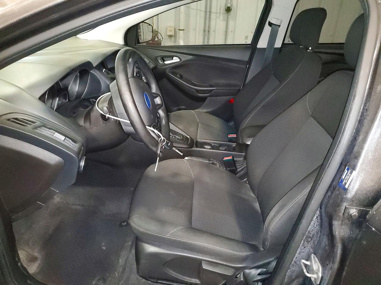 2015 FORD FOCUS SE photo 13