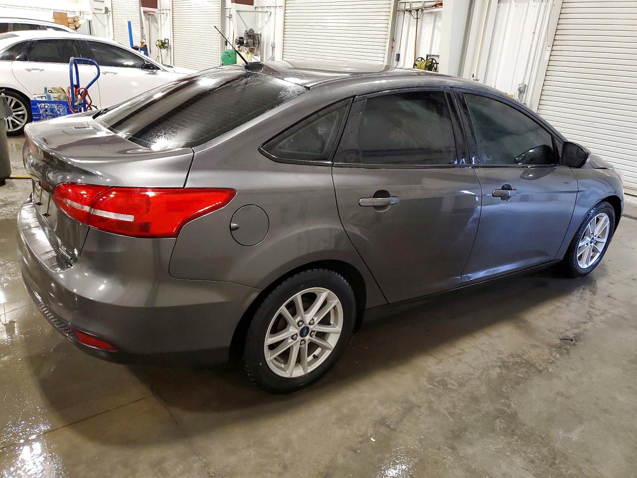 2015 FORD FOCUS SE photo 5