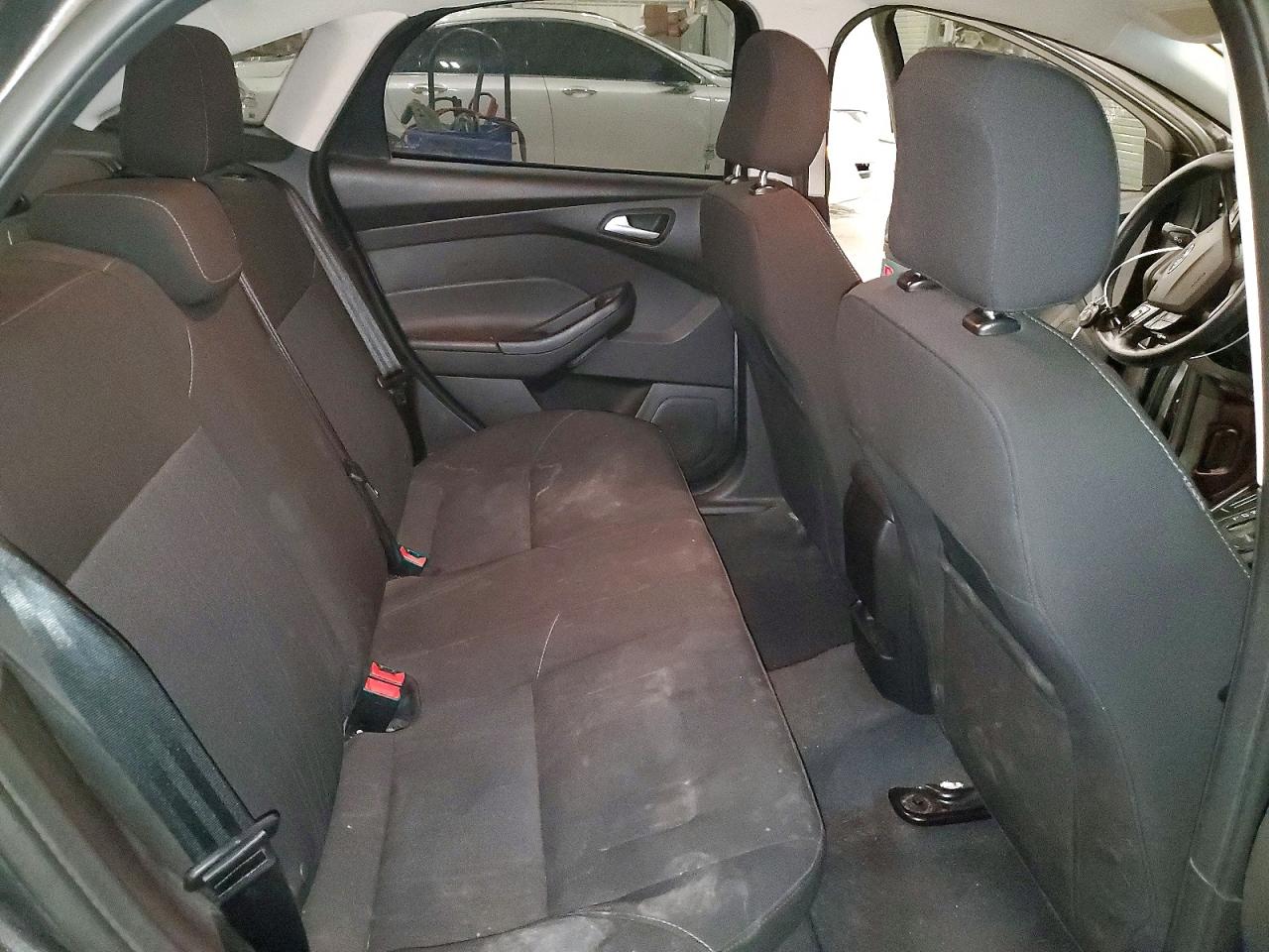 2015 FORD FOCUS SE photo 19