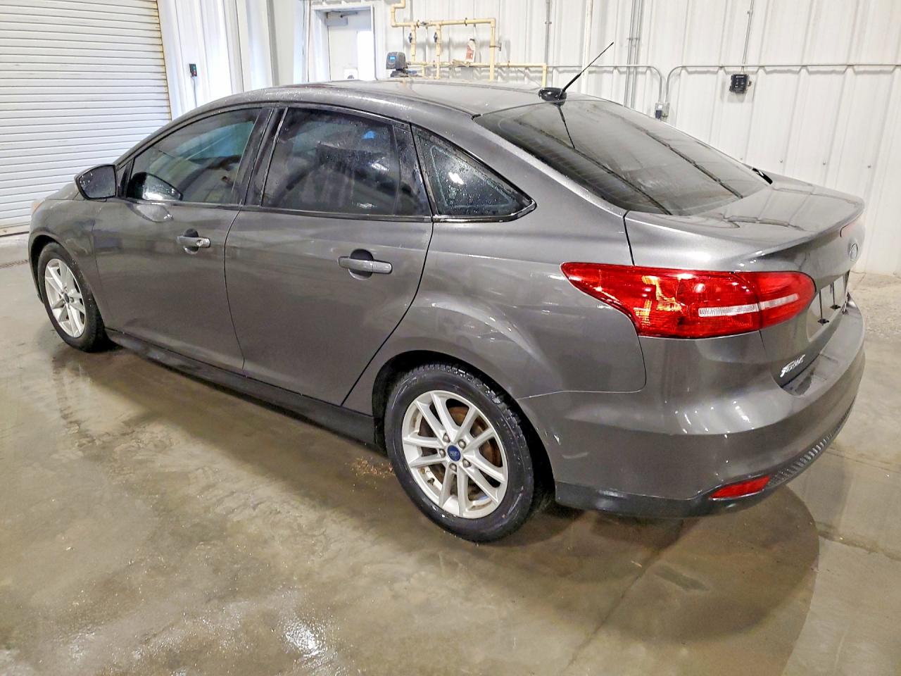 2015 FORD FOCUS SE photo 3