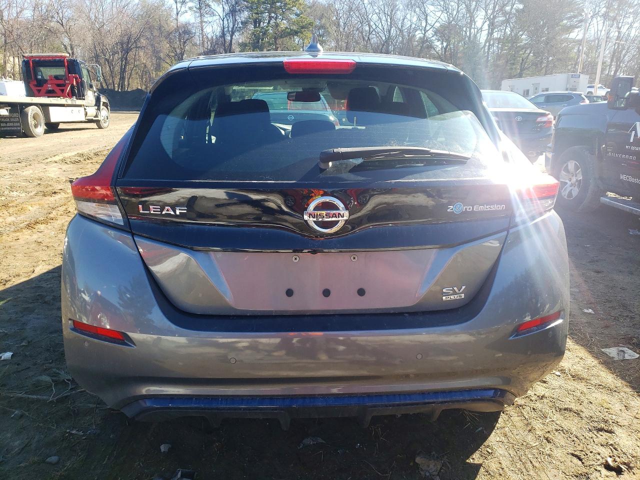 2020 NISSAN LEAF SV PLUS photo 6