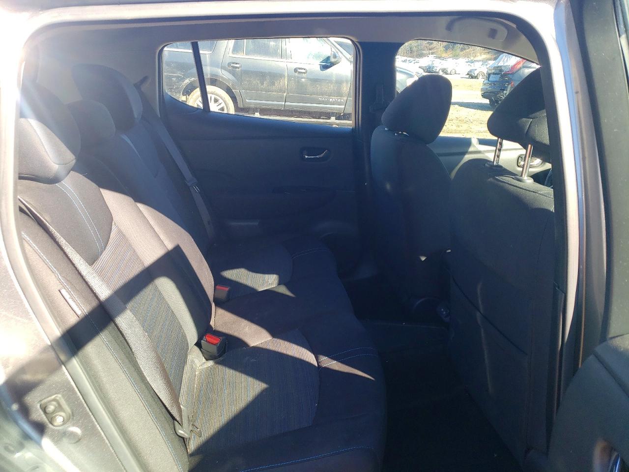 2020 NISSAN LEAF SV PLUS photo 10