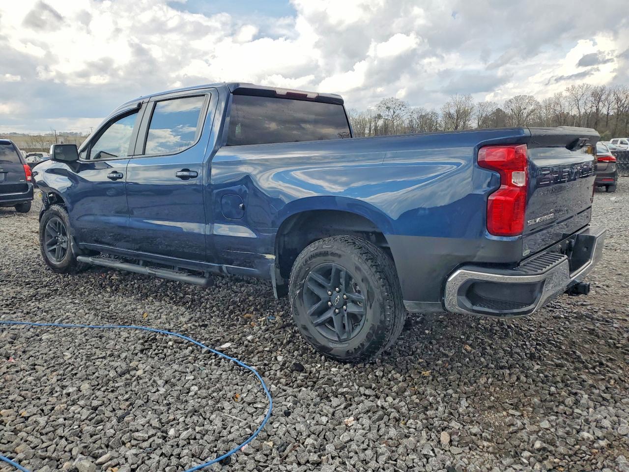 2023 CHEVROLET SILVERADO C1500 LT photo 4