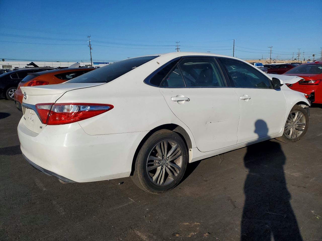 2017 TOYOTA CAMRY SE photo 5