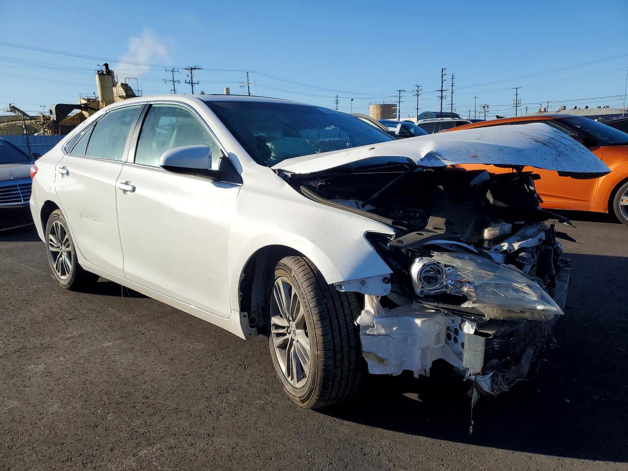 2017 TOYOTA CAMRY SE photo 7