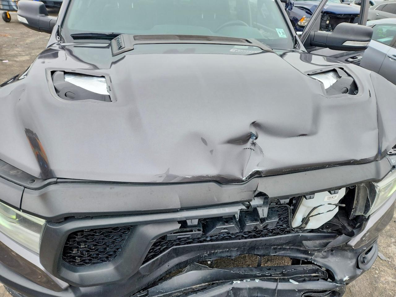 2021 RAM 1500 photo 21