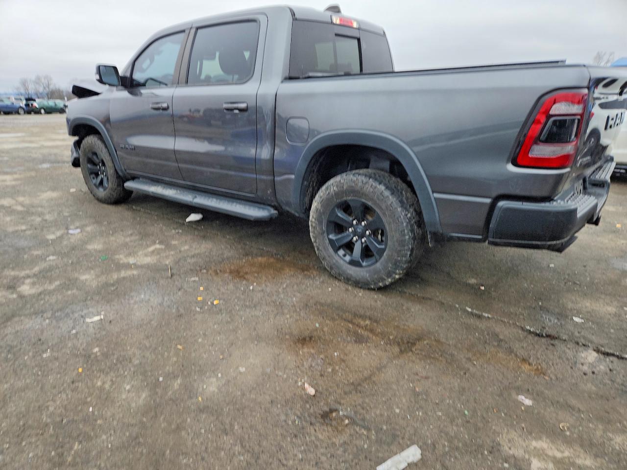 2021 RAM 1500 photo 3