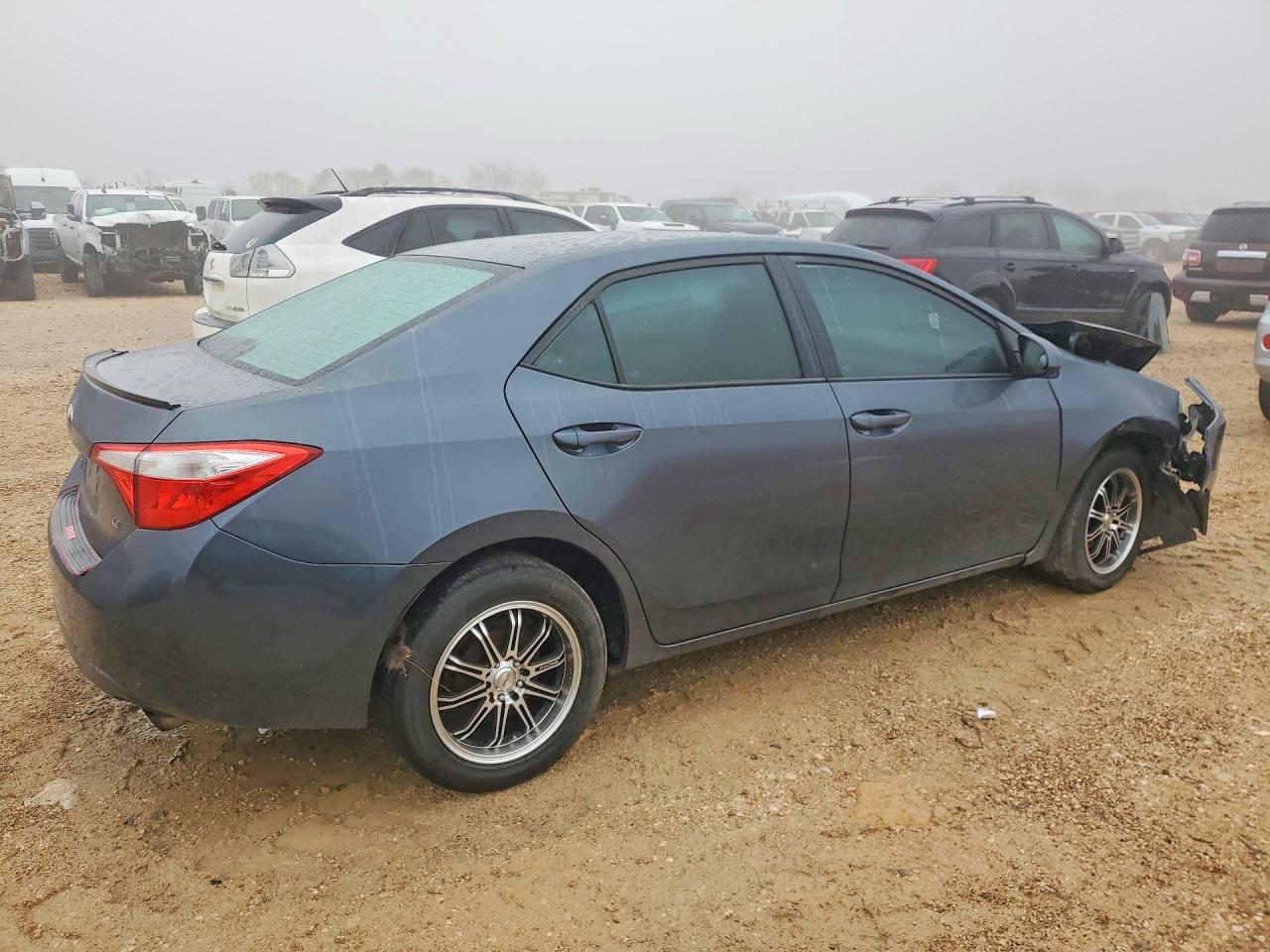 2015 TOYOTA COROLLA LE photo 5