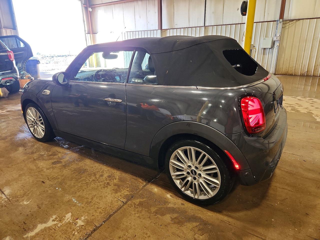 2019 MINI COOPER S photo 2