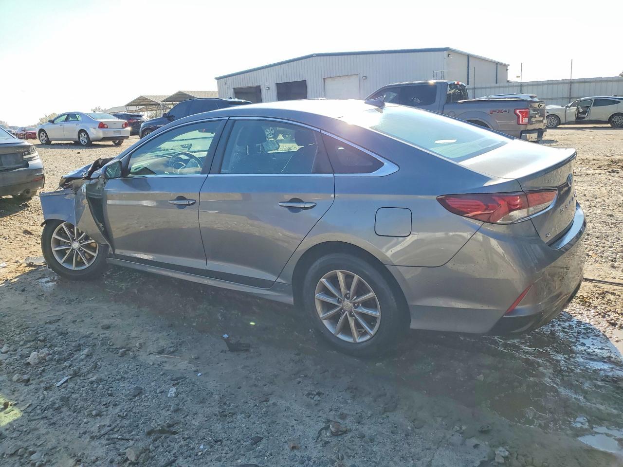 2018 HYUNDAI SONATA SE photo 3