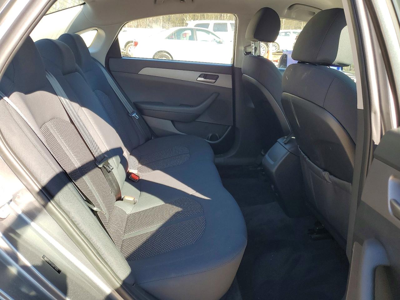 2018 HYUNDAI SONATA SE photo 19