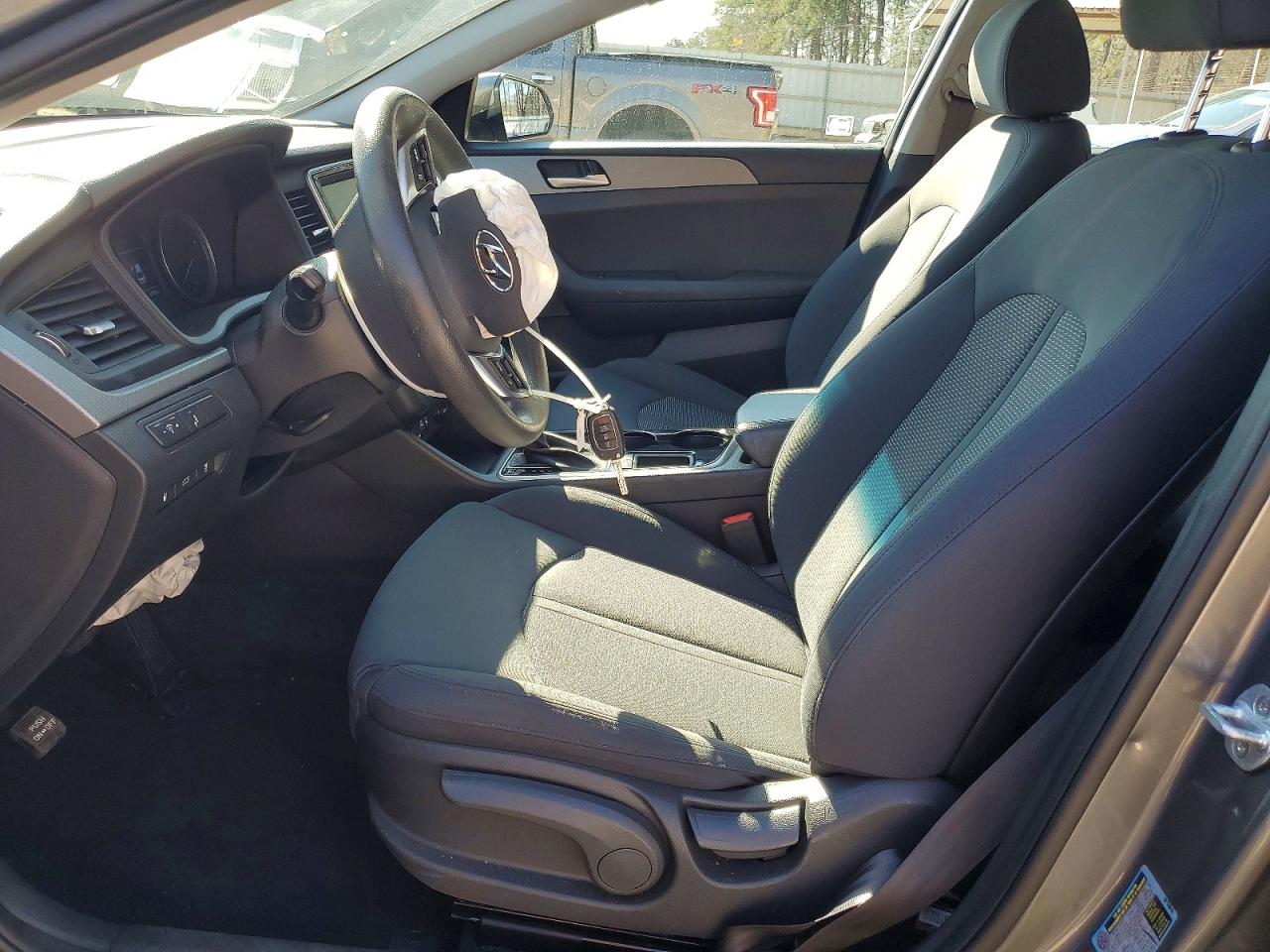 2018 HYUNDAI SONATA SE photo 13