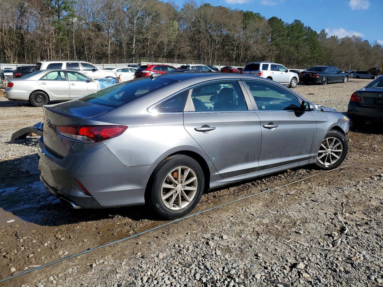 2018 HYUNDAI SONATA SE photo 5