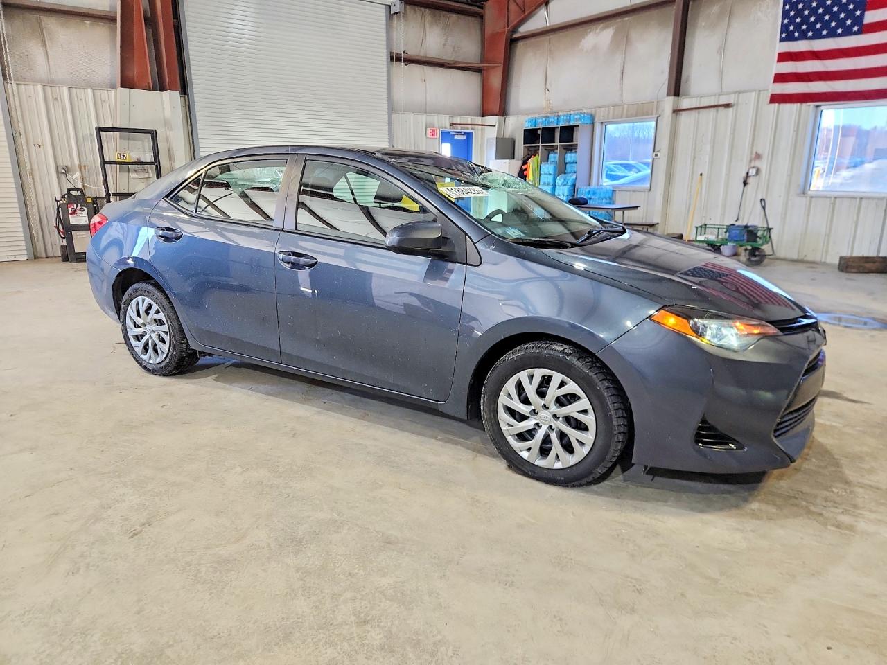 2017 TOYOTA COROLLA LE photo 10