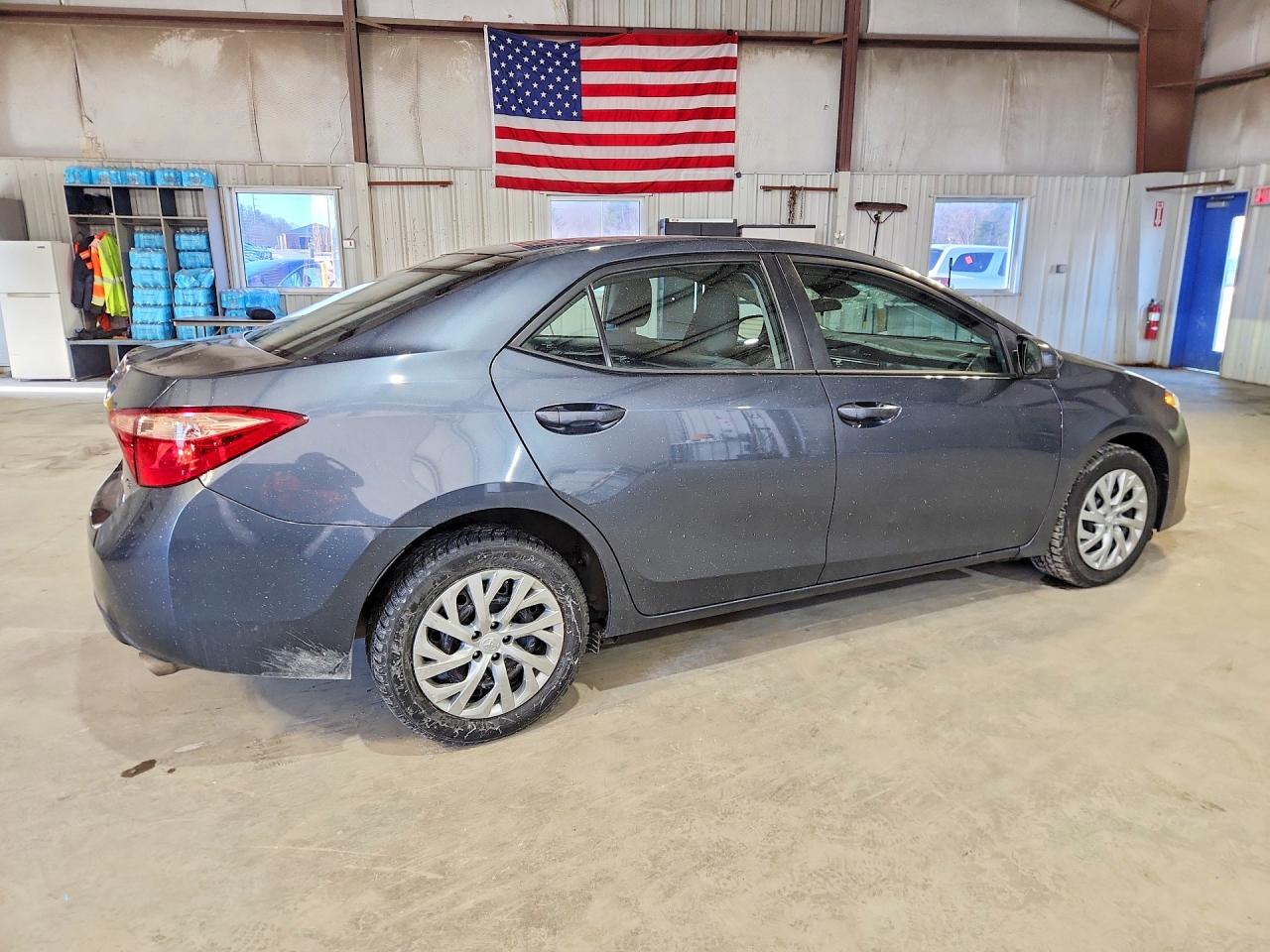 2017 TOYOTA COROLLA LE photo 7