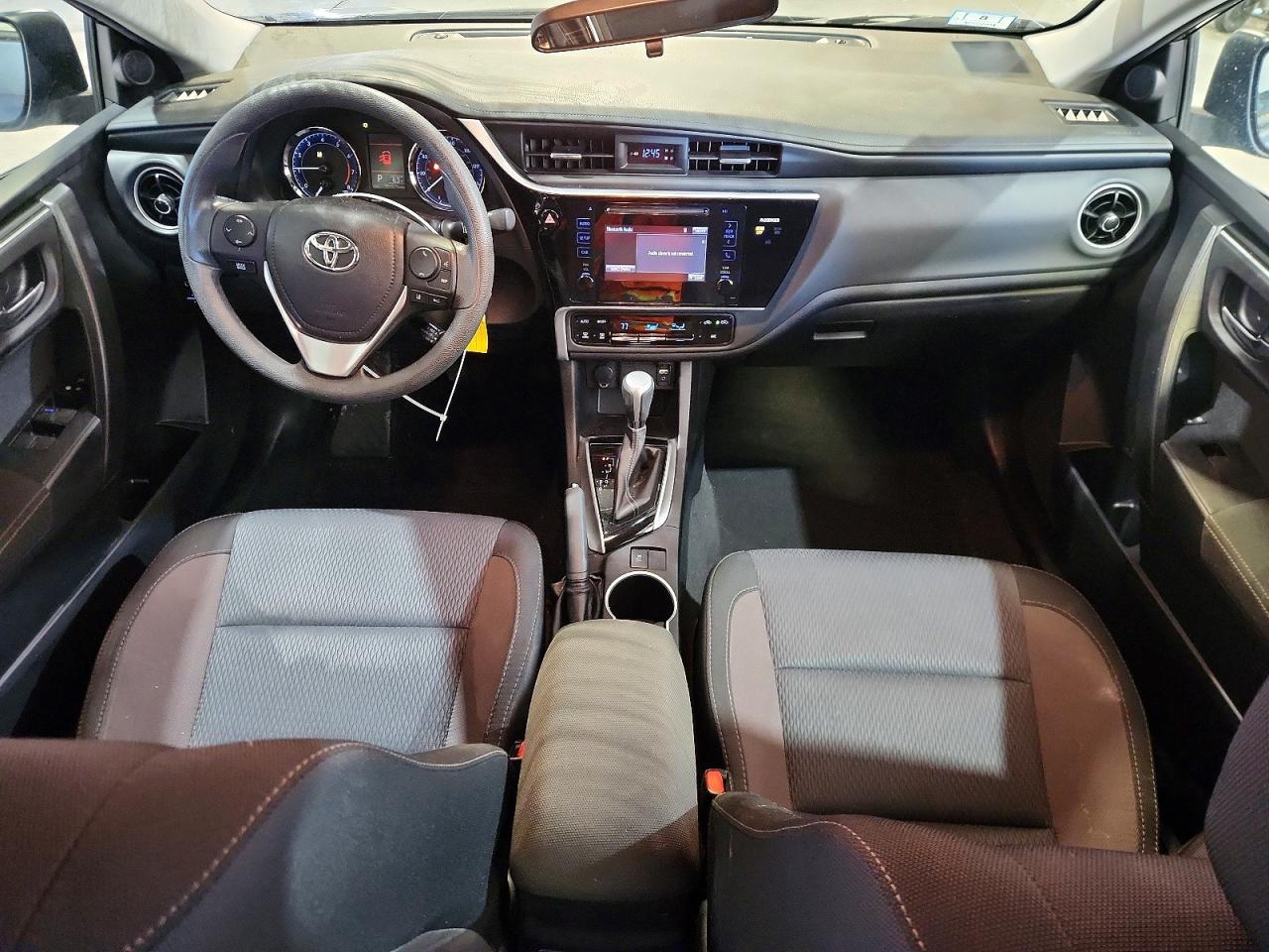 2017 TOYOTA COROLLA LE photo 22