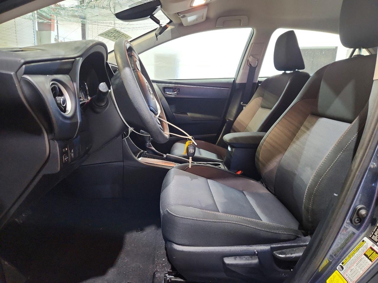 2017 TOYOTA COROLLA LE photo 19