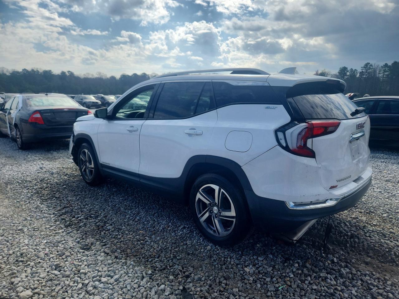 2020 GMC TERRAIN SLT photo 3
