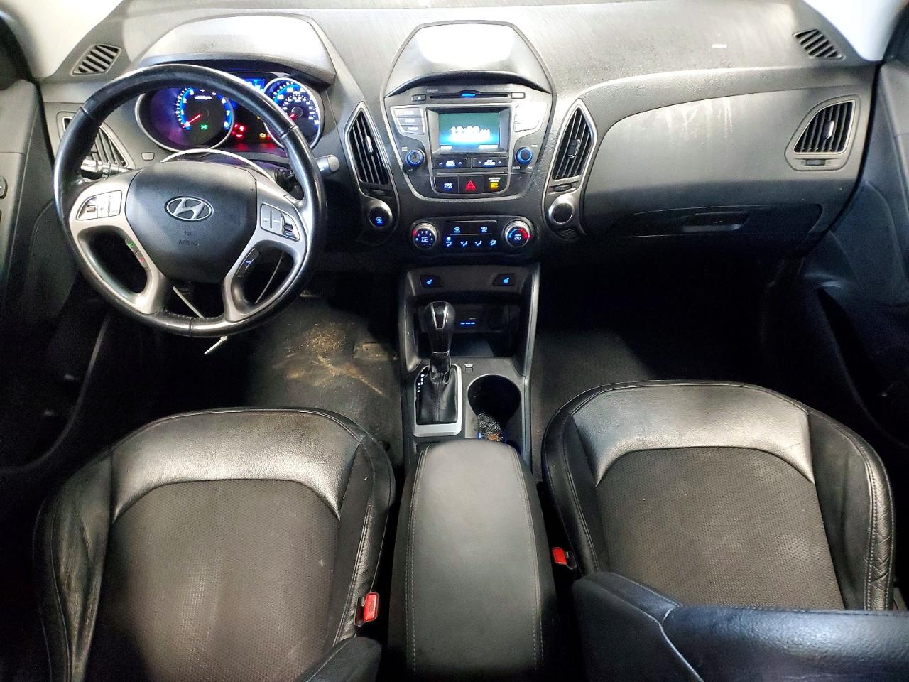 2015 HYUNDAI TUCSON SE photo 8