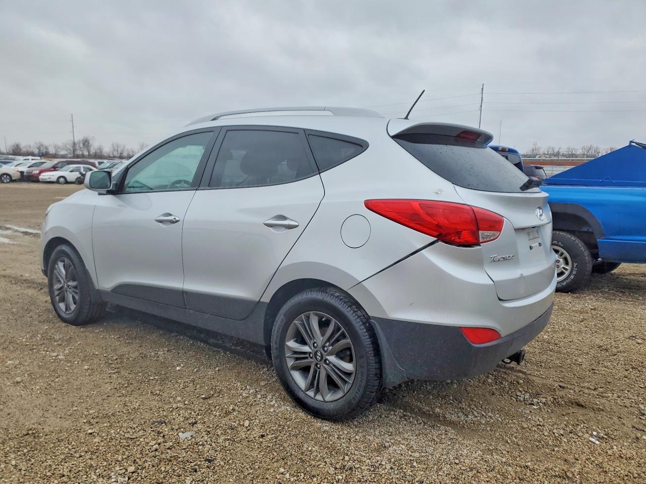 2015 HYUNDAI TUCSON SE photo 2