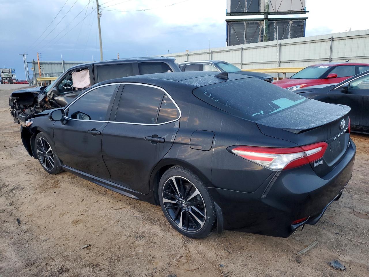 2018 TOYOTA CAMRY XSE V6 photo 3