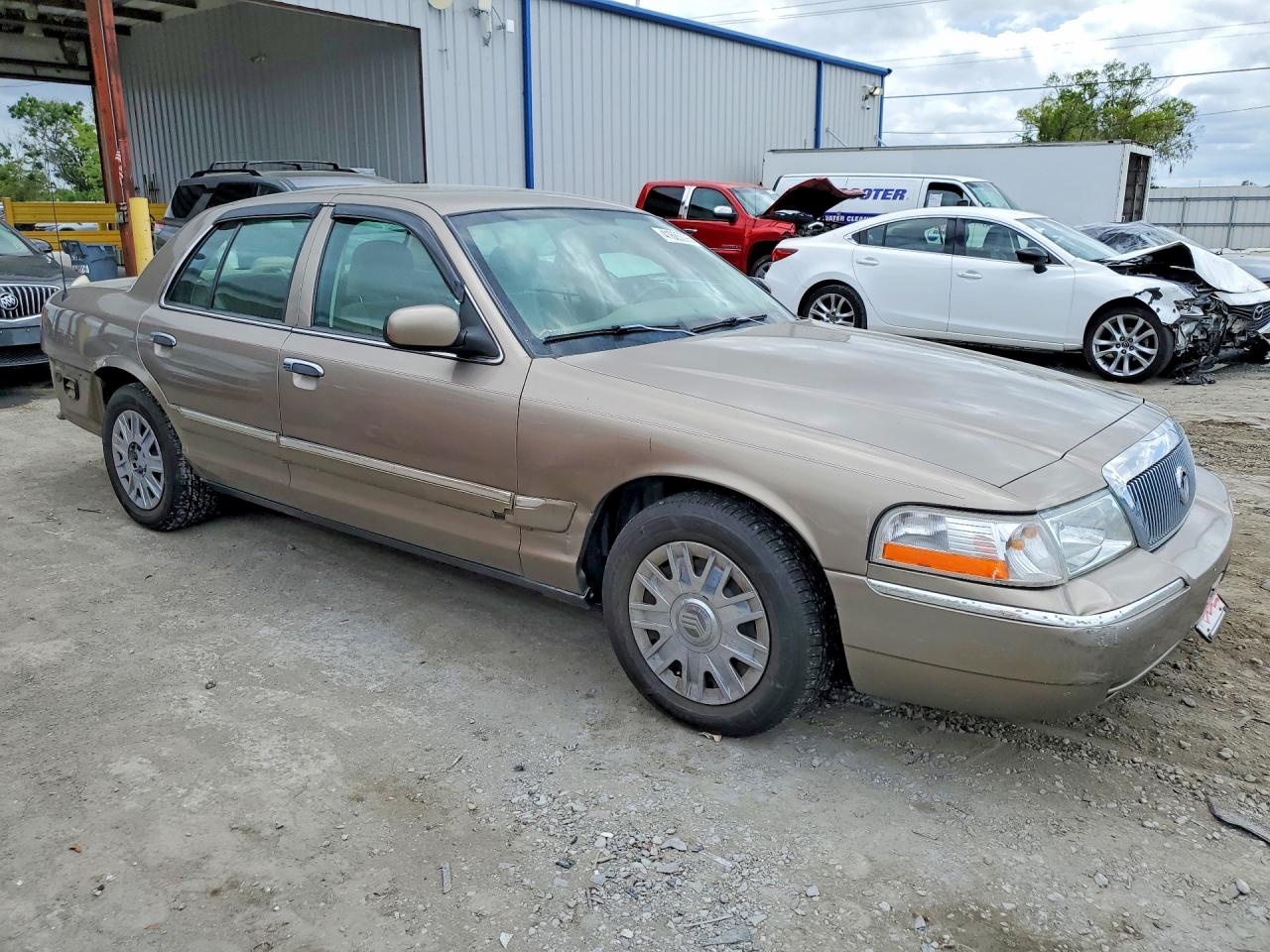 2005 MERCURY GRAND MARQUIS GS photo 4