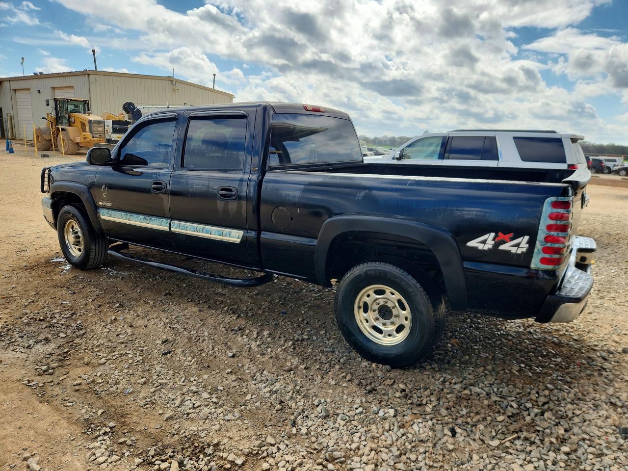 2004 CHEVROLET SILVERADO K2500 photo 3